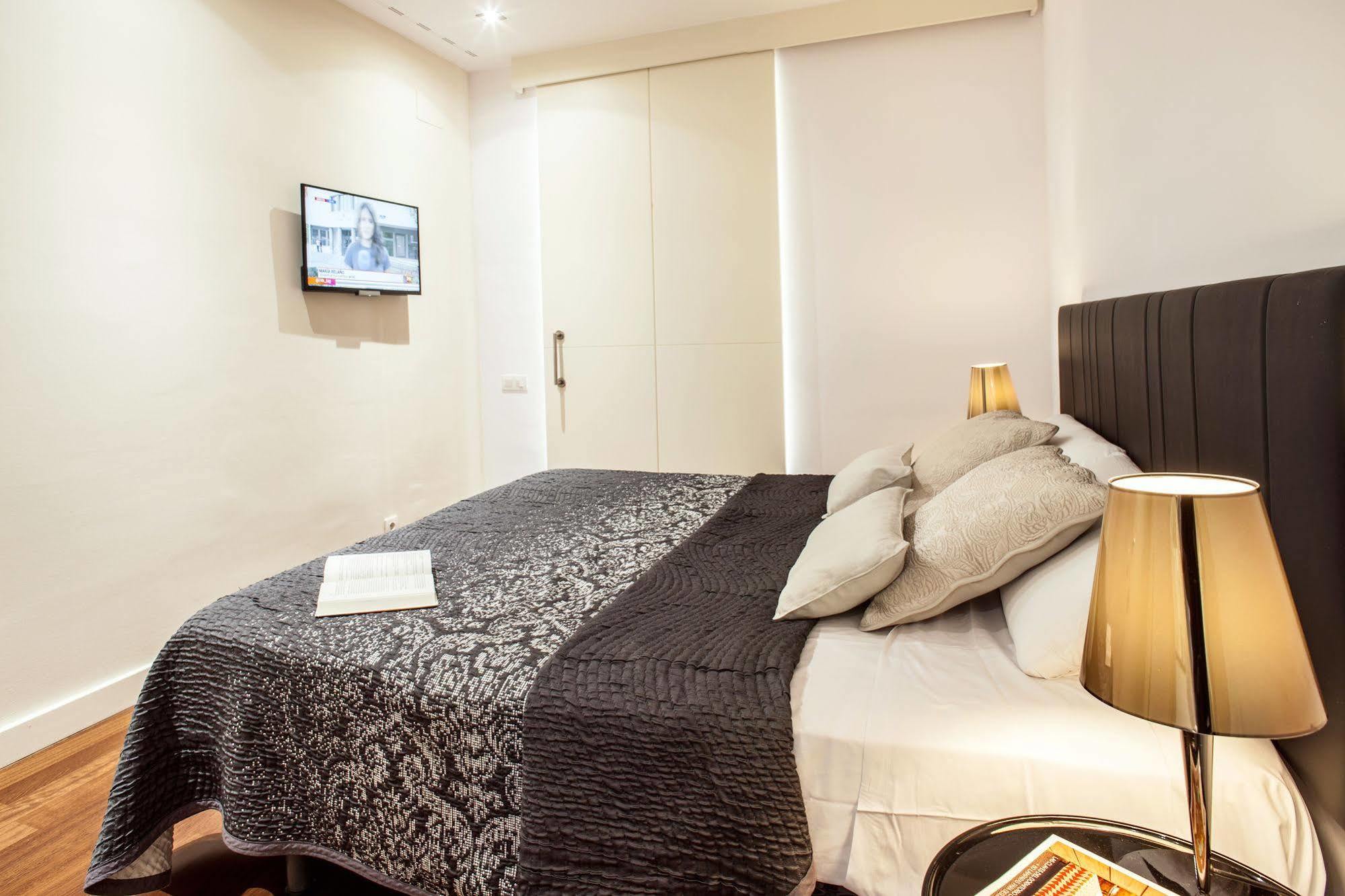 ปาเซียว เด กราเซีย บาส อพาร์ตเมนท์ Apartment บาร์เซโลนา ภายนอก รูปภาพ